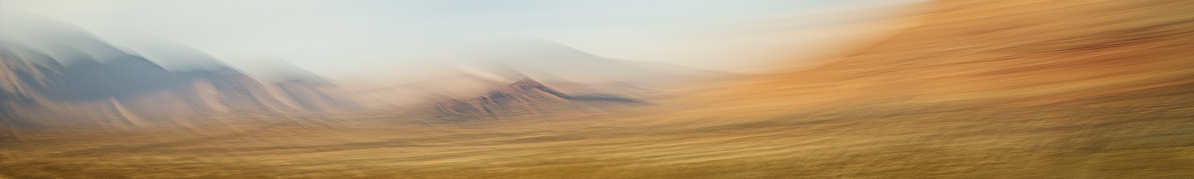 Luftaufnahme von Damm und Stausee